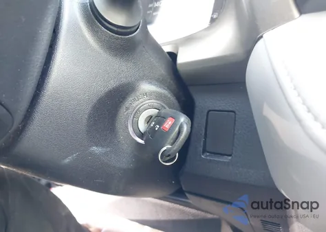 2014 Toyota Rav4 Xle z USA, uszkodzony, nr VIN 2T3WFREVXEW111241